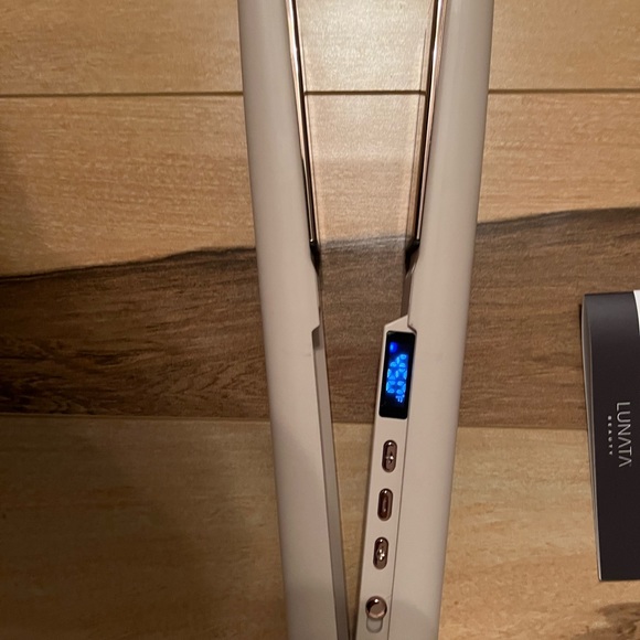 Lunata Cordless Styler 1” PRO - Picture 3 of 3